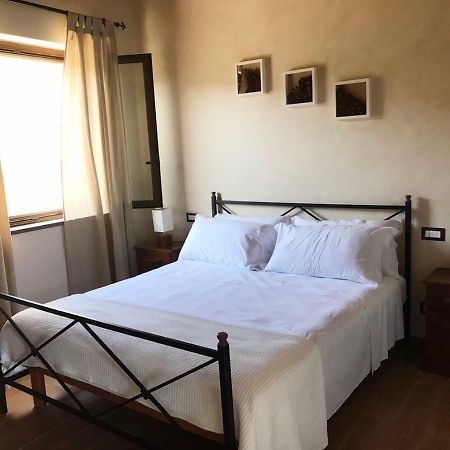 La Pergola Appartamenti Santa Lucia del Mela Eksteriør billede