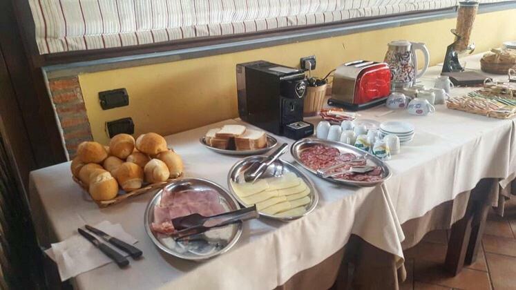 La Pergola Appartamenti Santa Lucia del Mela Eksteriør billede