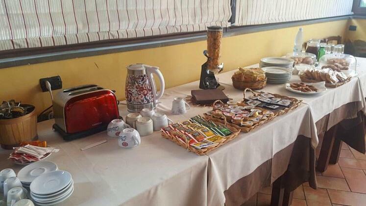 La Pergola Appartamenti Santa Lucia del Mela Eksteriør billede